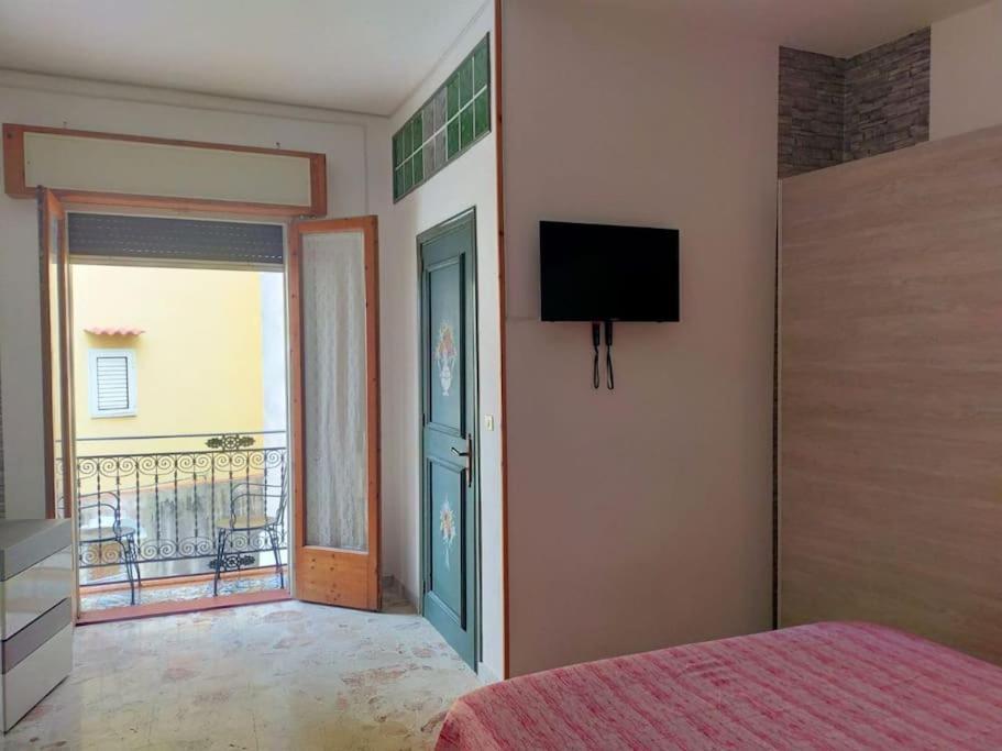 Casa Vacanza "Il Cortiletto" Шакка Екстер'єр фото