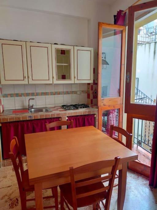 Casa Vacanza "Il Cortiletto" Шакка Екстер'єр фото