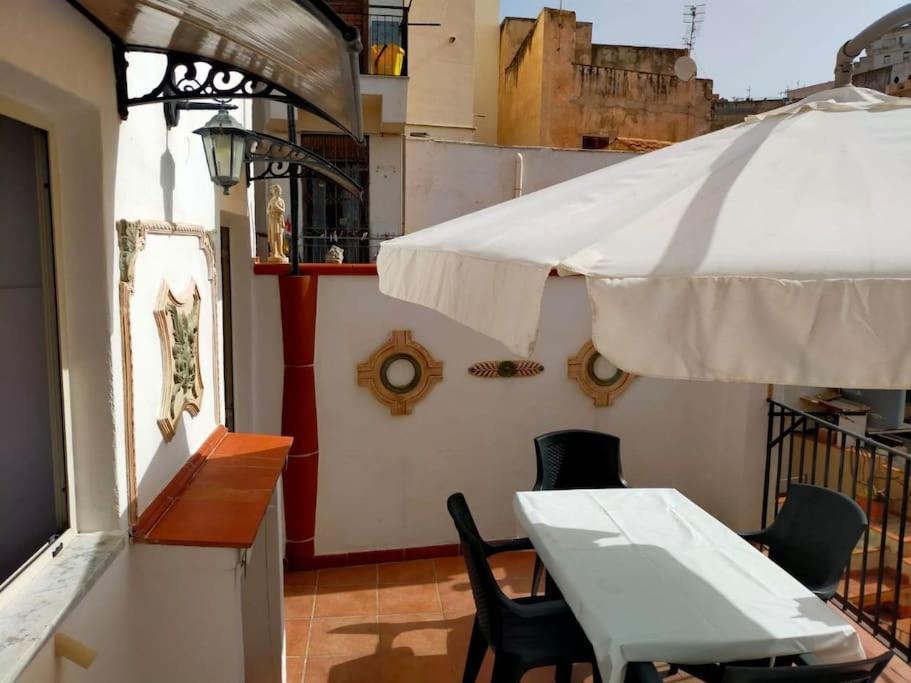 Casa Vacanza "Il Cortiletto" Шакка Екстер'єр фото