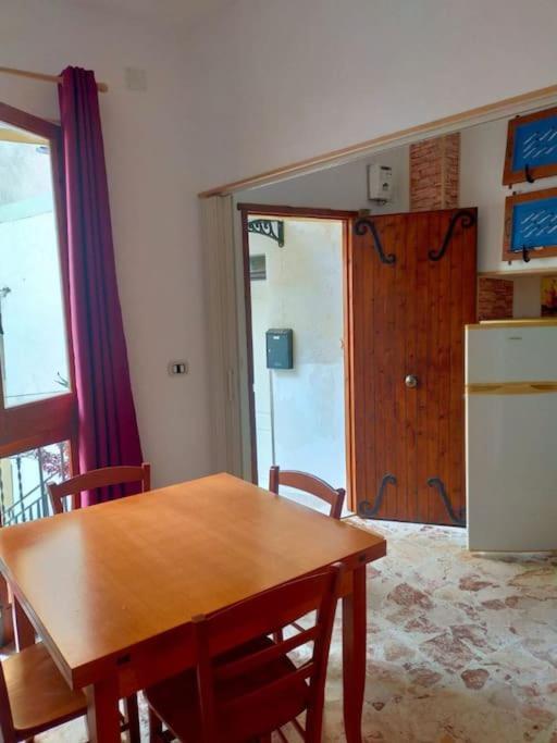 Casa Vacanza "Il Cortiletto" Шакка Екстер'єр фото