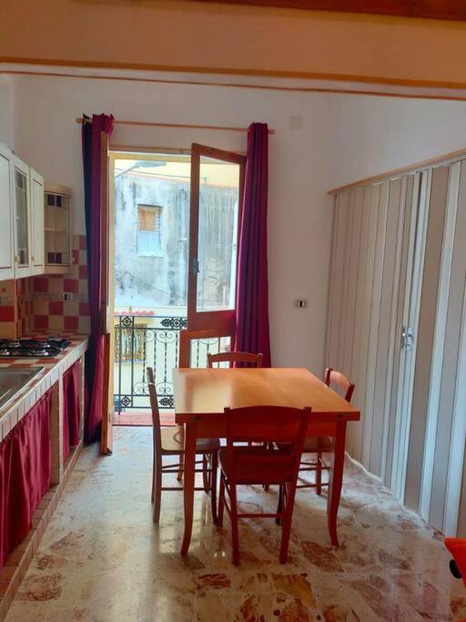 Casa Vacanza "Il Cortiletto" Шакка Екстер'єр фото